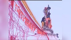 बाबा बैद्यनाथ धाम में महाशिवरात्रि की धूम, मुख्य शिखर पर बांधा गया 'मोर मुकुट'
