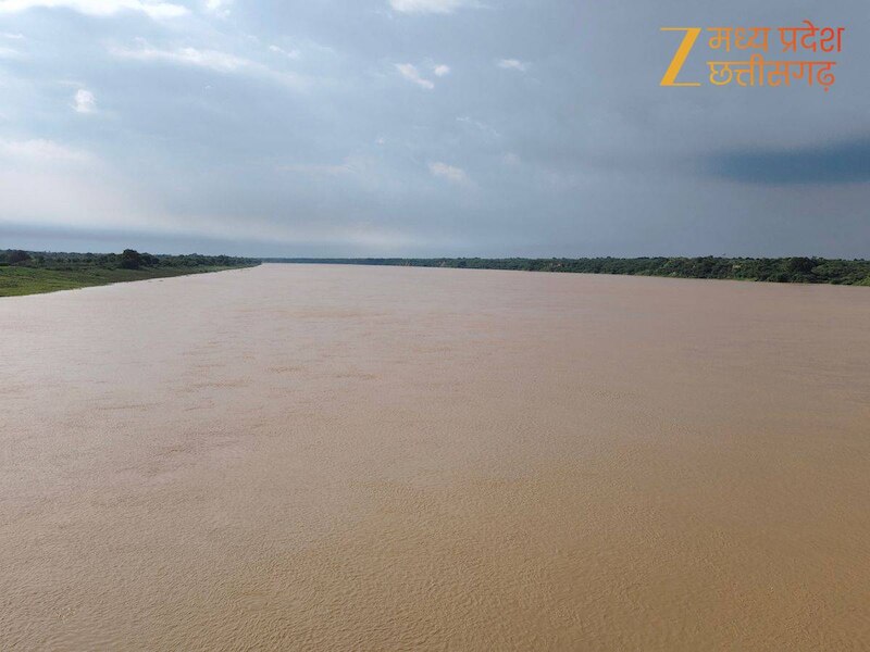 chambal river these are special features unique river that flows ...