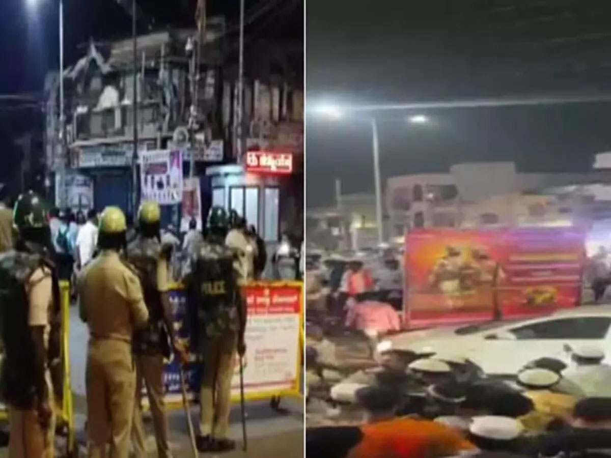 Jabalpur Clash: दुर्गा मंदिर में आरती आरती के दौरान विवाद से बवाल, पुलिस ने संभाला मोर्चा Jabalpur Clash: दुर्गा मंदिर में आरती आरती के दौरान विवाद से बवाल, पुलिस ने संभाला मोर्चा