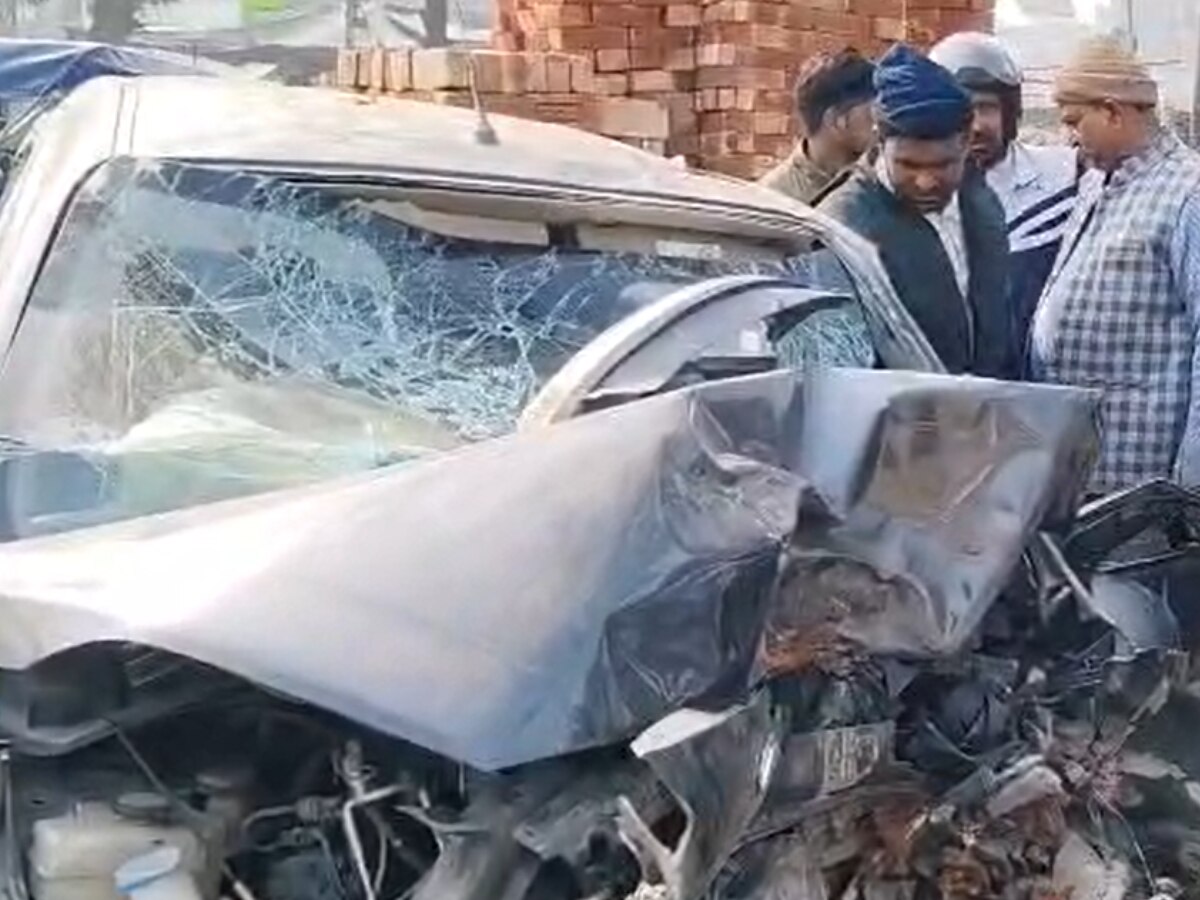 car collides with tree three people including woman died in bareilly ...