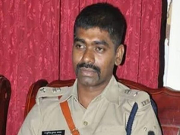 बिहार कैडर के IPS अधिकारी सुनील नायक के आवास पर आंध्र प्रदेश पुलिस की ...