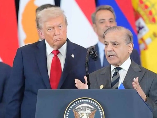 अफगानिस्तान से युद्ध के बीच पाकिस्तान को मिला अमेरिका का समर्थन, ट्रंप ने कह दी ये बड़ी बात