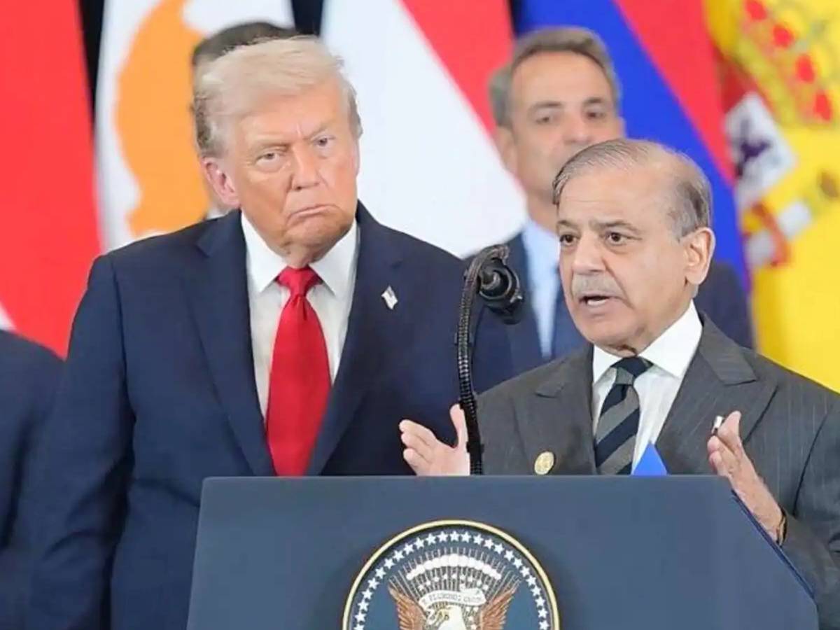 अफगानिस्तान से युद्ध के बीच पाकिस्तान को मिला अमेरिका का समर्थन, ट्रंप ने कह दी ये बड़ी बात अफगानिस्तान से युद्ध के बीच पाकिस्तान को मिला अमेरिका का समर्थन, ट्रंप ने कह दी ये बड़ी बात