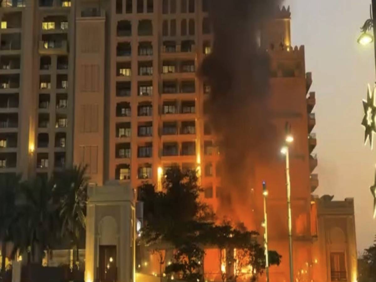 मिलिट्री बेस छोड़, सिविलियन होटल में पनाह ले रहे हैं अमेरिकी सैनिक, हुआ ड्रोन अटैक मिलिट्री बेस छोड़, सिविलियन होटल में पनाह ले रहे हैं अमेरिकी सैनिक, हुआ ड्रोन अटैक