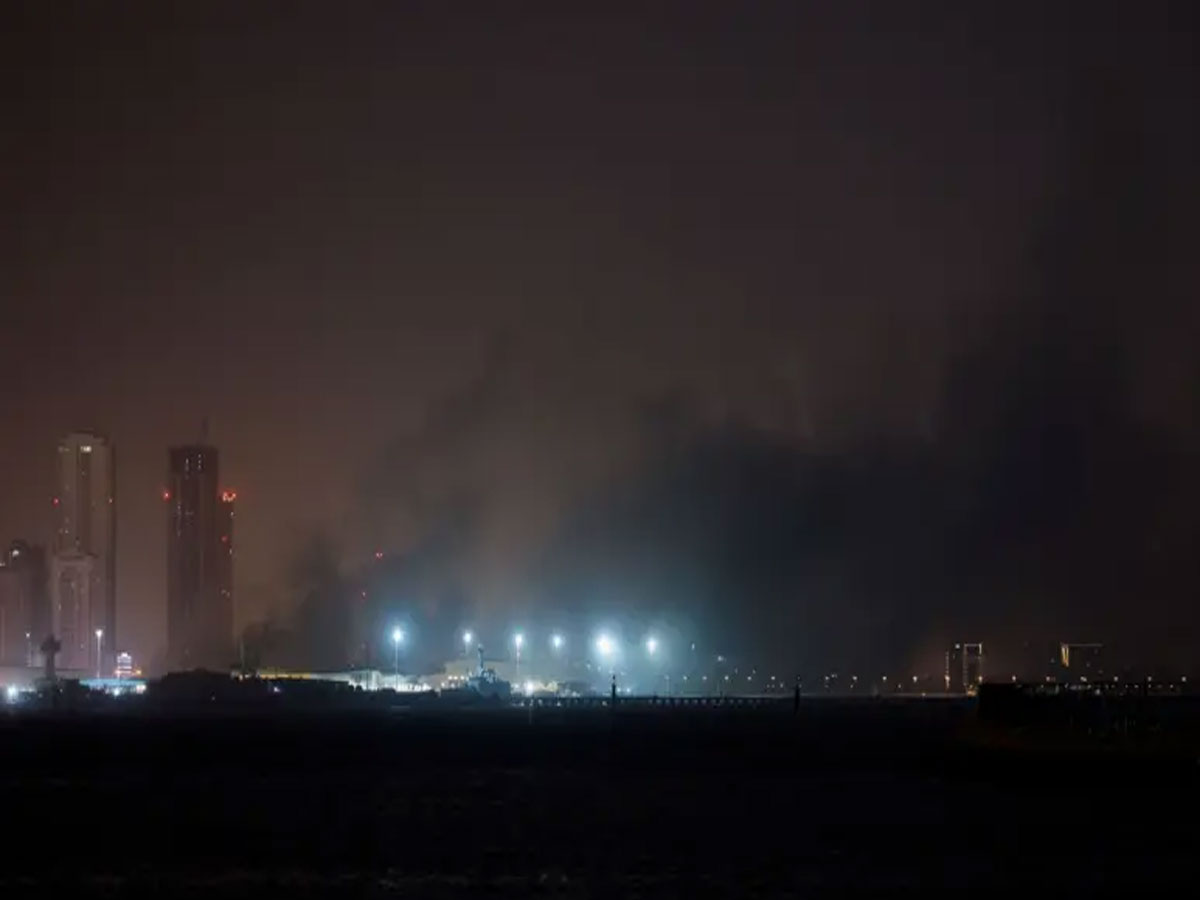 ईरान ने बहरीन में अमेरिकी एयरबेस को किया तबाह, IRGC ने जारी किया वीडियो ईरान ने बहरीन में अमेरिकी एयरबेस को किया तबाह, IRGC ने जारी किया वीडियो