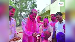 Odisha News: ପିଲାଙ୍କ ସହିତ ରଙ୍ଗ ଖେଳି ହୋଲି ପାଳିଲେ ମନ୍ତ୍ରୀ