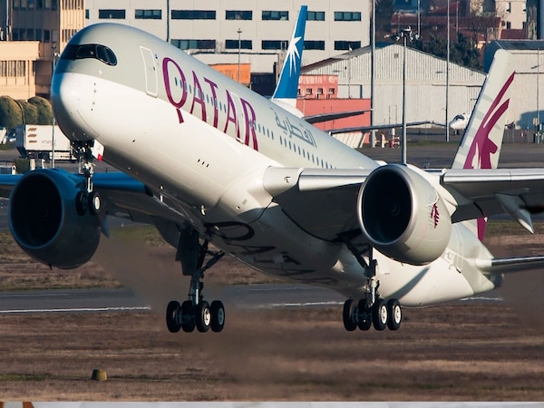 मिडिल ईस्ट जंग का असर आसमान तक, कतर एयरवेज़ ने बढ़ाई फ्लाइट्स पर रोक