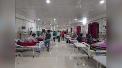 पीलीभीत में तेज रफ्तार डबल डेकर बस पलटी, 15 यात्री घायल, 6 की हालत गंभीर