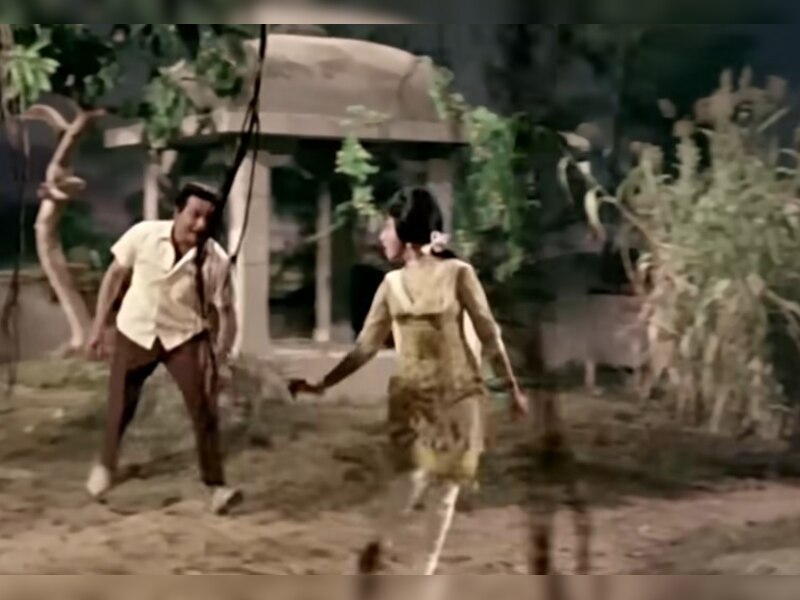 58 Year Old Beautiful Romantic Sad Song Tumhari Nazar Kyon Khafa Ho ...