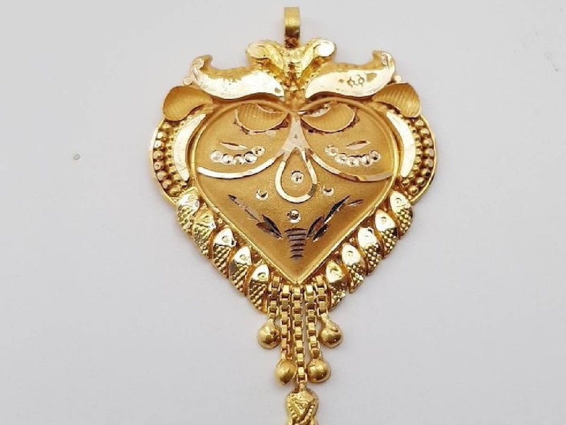 gold locket designs in 1 gram here is latest design | भांजी की शादी में ...