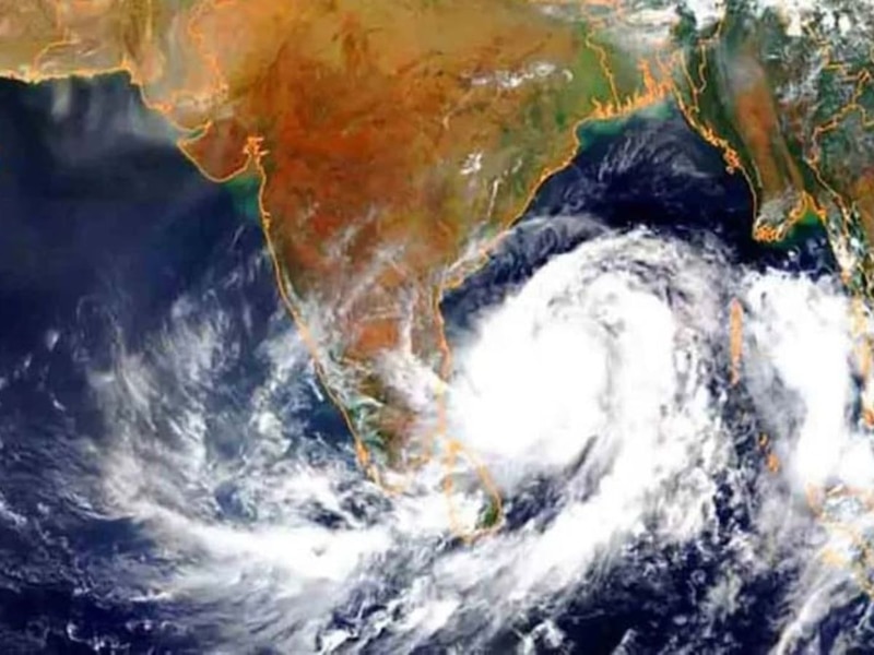 पूर्वोत्तर यूपी से ओडिशा तक बनी ट्रफ लाइन