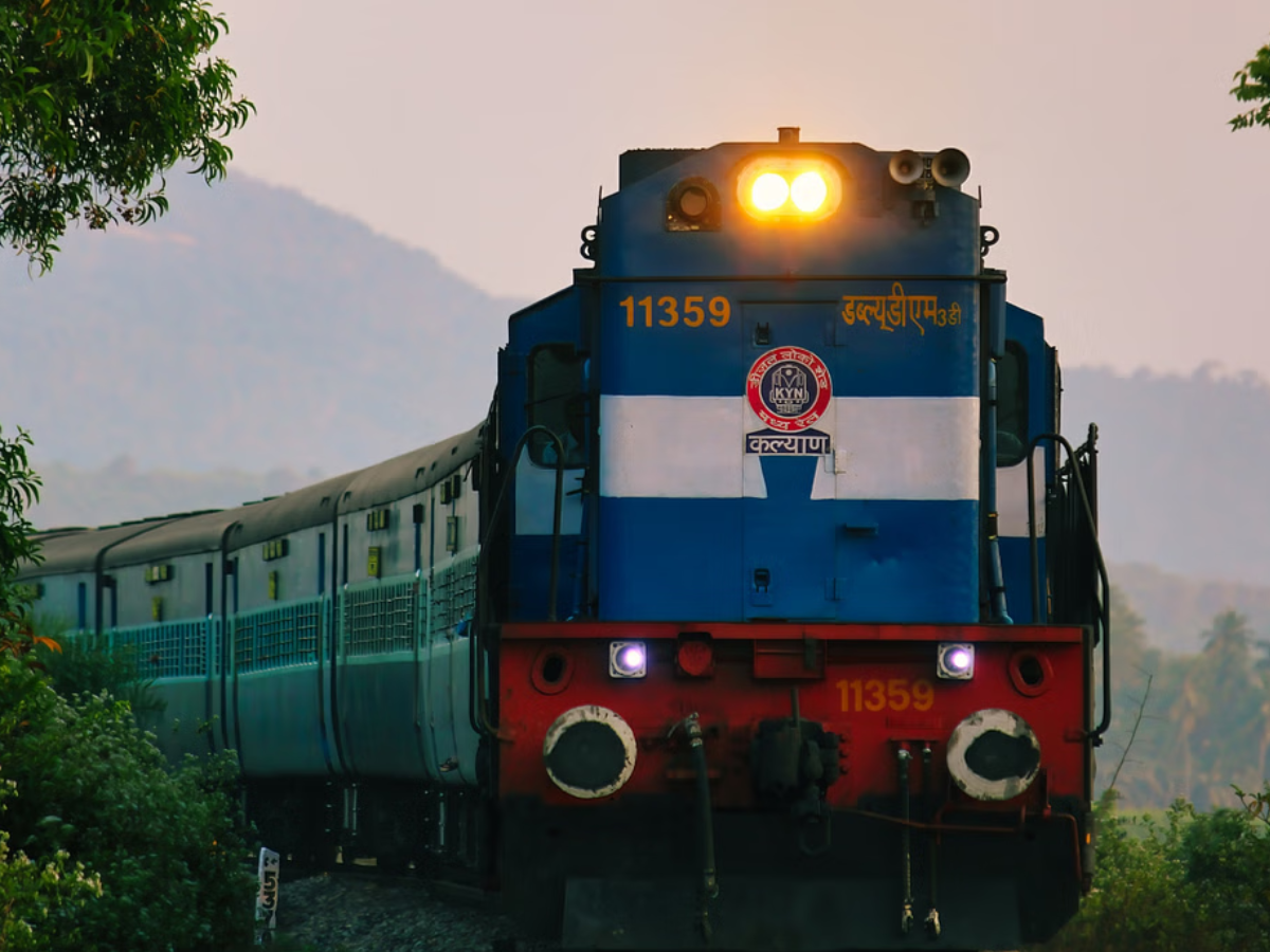 यात्री कृपया ध्यान दें! छत्तीसगढ़ से गुजरने वाली 14 ट्रेनें रद्द, 20 दिनों तक प्रभावित रहेगा रेल यातायात