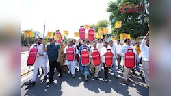 AAP विधायकों ने विधानसभा के बाहर किया प्रदर्शन, 'गैस सिलेंडर' को लेकर लगाए आरोप 