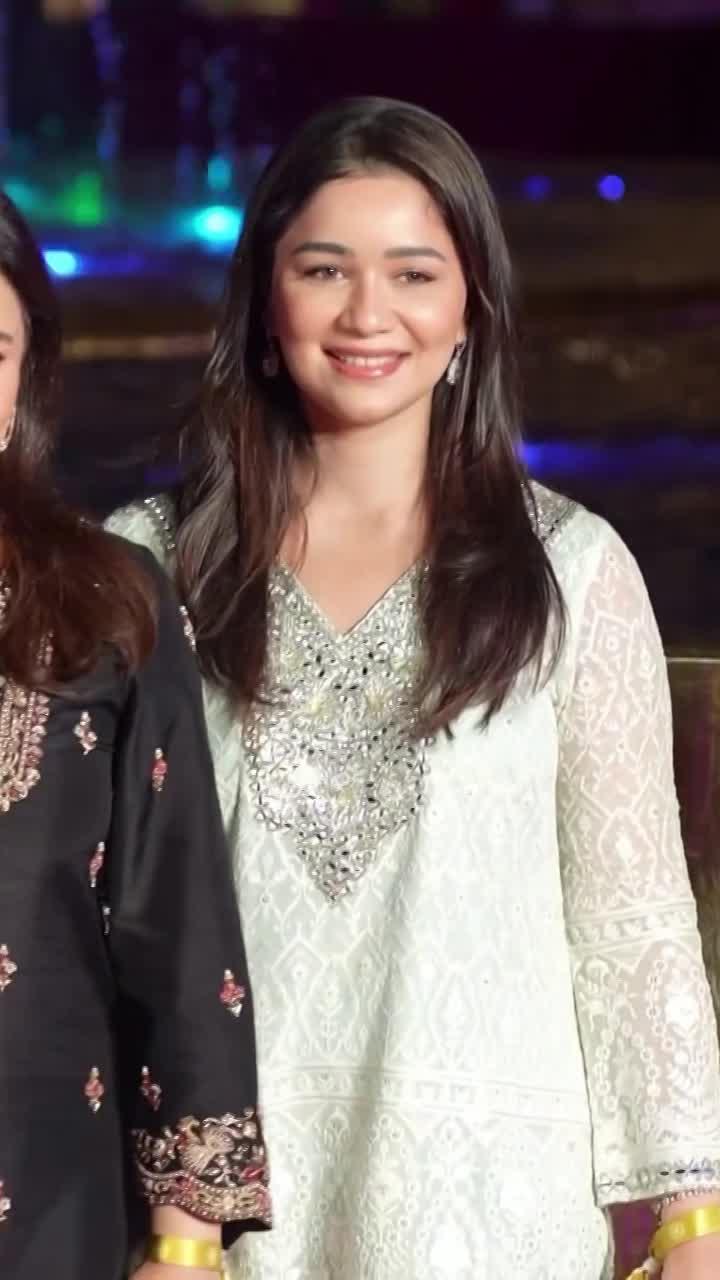 व्हाइट शाइनिंग सूट में नजर आईं सचिन का लाडली Sara Tendulkar, चेहरे के नूर के आगे फीकी पड़ी सभी रोशनी!