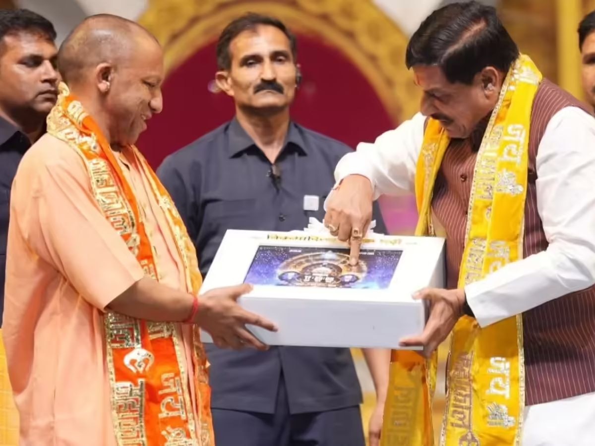 Vedic Clock: 7000 साल का डेटा, 189 भाषाएं... काशी के आंगन में लगी दुनिया की  सबसे सटीक 'वैदिक घड़ी'