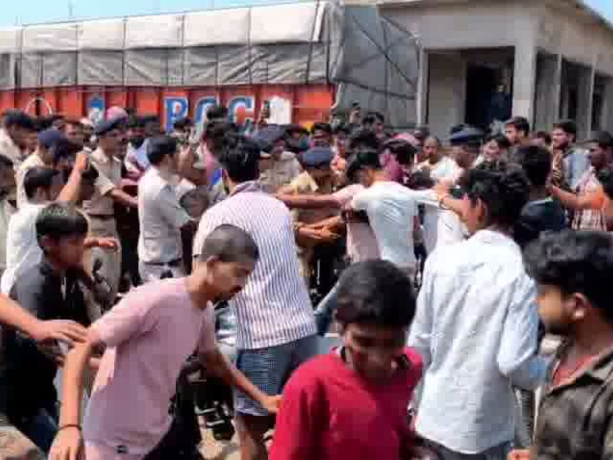 Araria Double Murder case Watch how villagers in forbesganj clashed