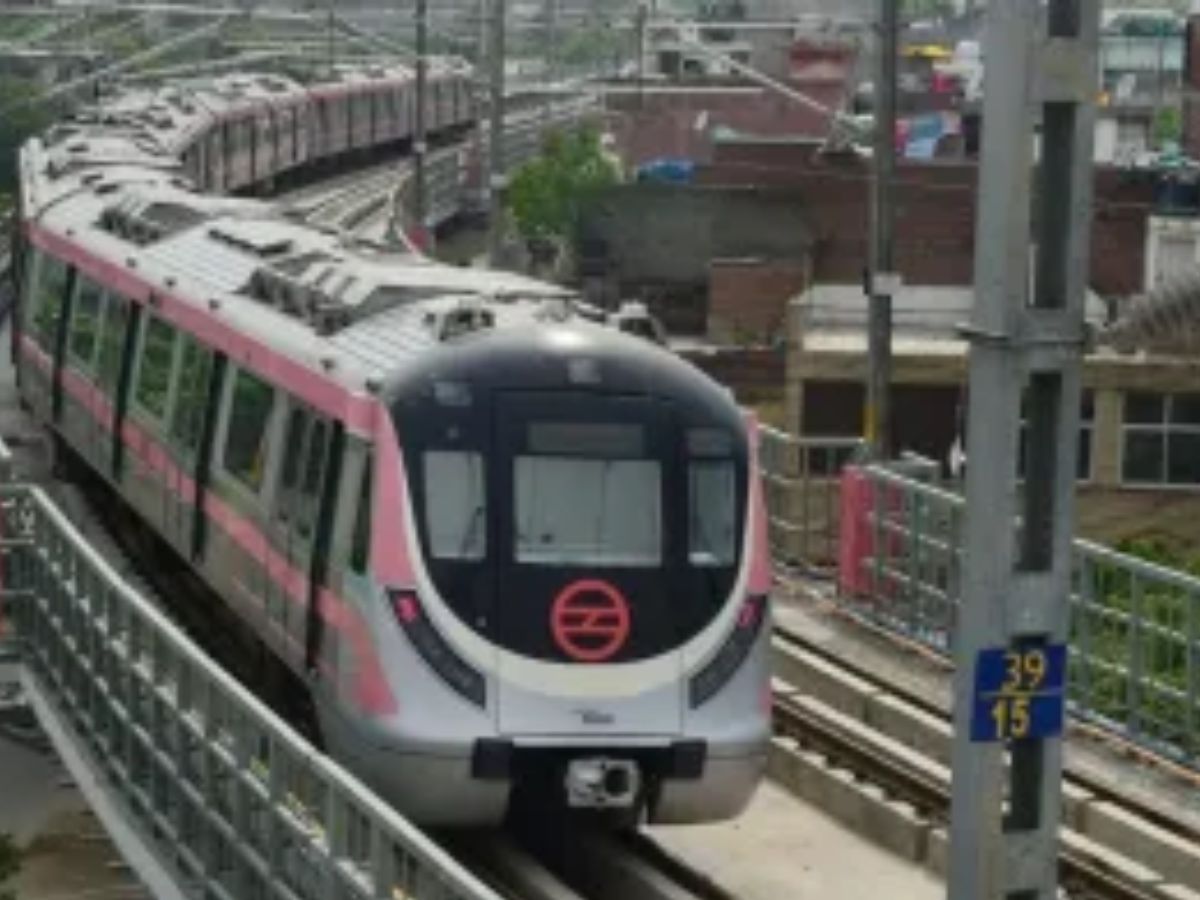 Delhi Metro: ब्लू लाइन मेट्रो का कायापलट, अब पुराने कोच में मिलेगा ...