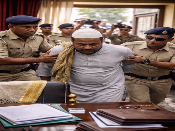 दो से ज्यादा संतान की जानकारी छिपाना पड़ा भारी, मुस्लिम पार्षद एनामुल हक की गई सदस्यता