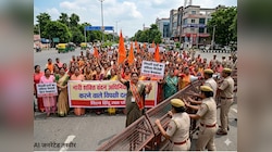 सदन में बिल गिरा, सड़कों पर फूटा गुस्सा! 'नारी अधिकारों' के अपमान पर भड़कीं महिलाएं