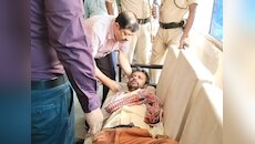 Sheikhpura News: फरियाद सुनाते-सुनाते डीएम के पैरों के पास ही बेहोश होकर गिरे शिक्षक