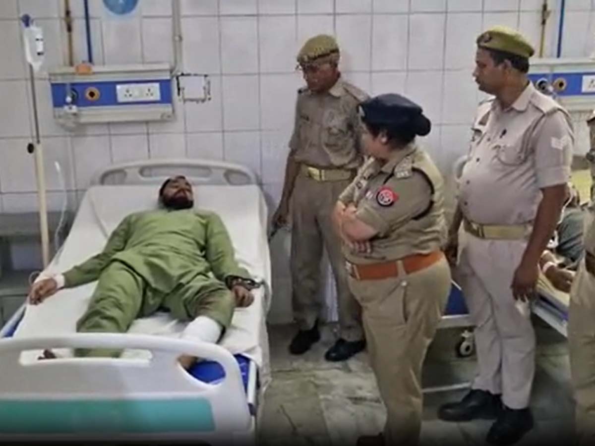 Moradabad: बुर्कानशीं के साथ छेड़खानी; वीडियो वायरल होने के बाद मुल्जिम का एनकाउंटर! Moradabad: बुर्कानशीं के साथ छेड़खानी; वीडियो वायरल होने के बाद मुल्जिम का एनकाउंटर!