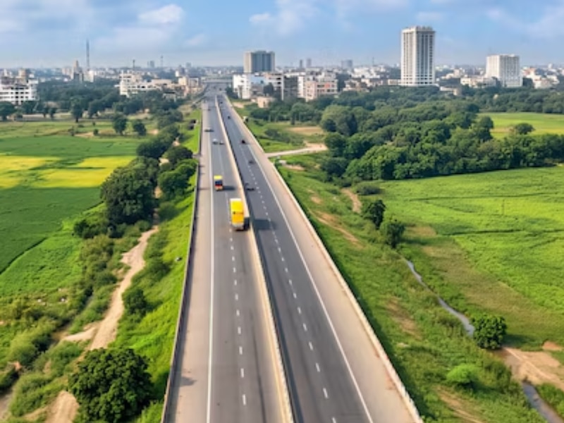 कितना लंबा एक्सप्रेसवे