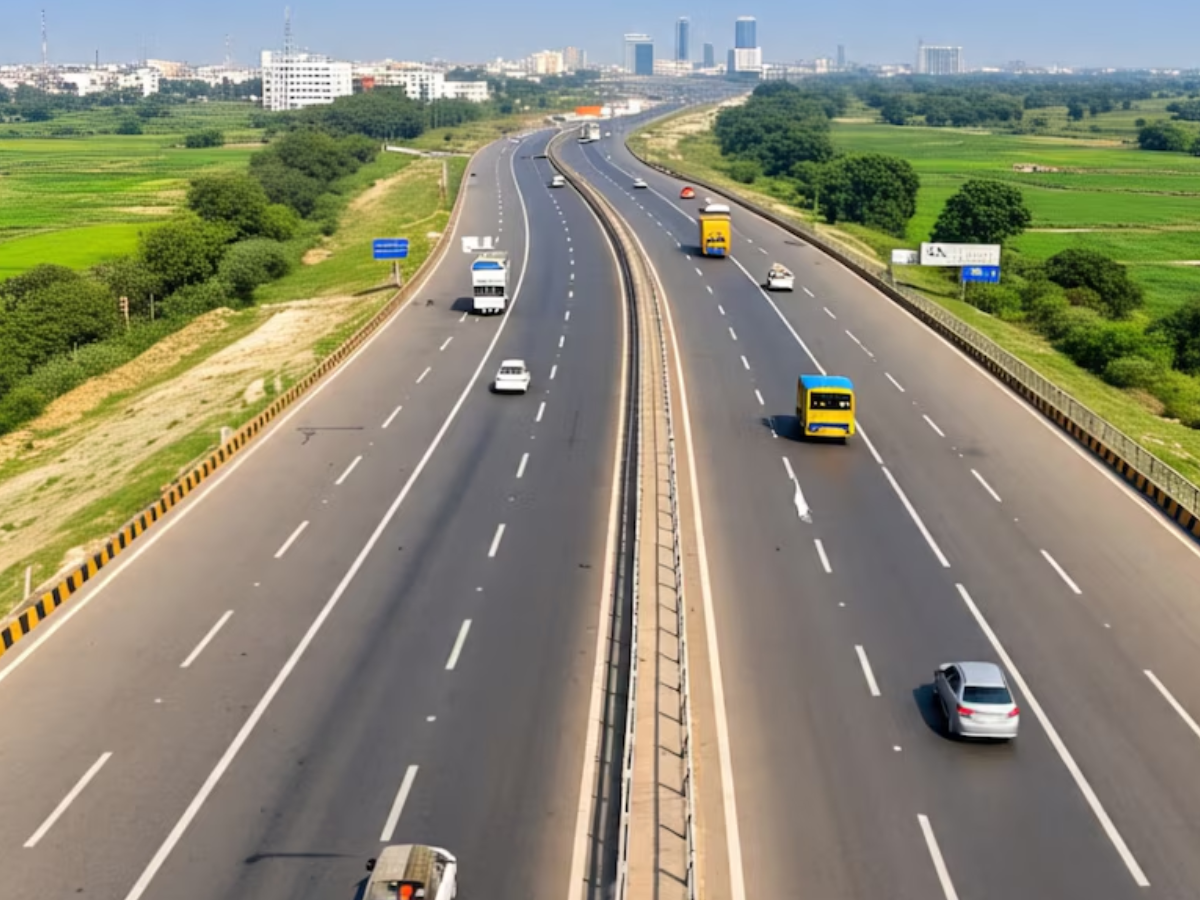 Agra to bareilly new Expressway 6 hour journey completed in 2 and half ...