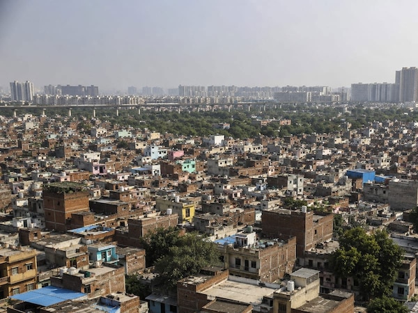 दिल्ली में 1511 अवैध कॉलोनियां होंगी वैध, लेकिन मुस्लिम कॉलोनियां...; कांग्रेस ने काटा बवाल