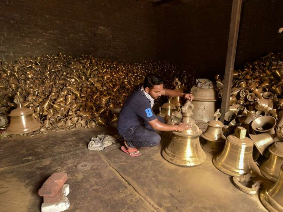 जलेश्वर-पीतल और कला का संगम