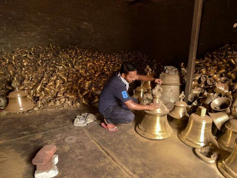 जलेश्वर-पीतल और कला का संगम