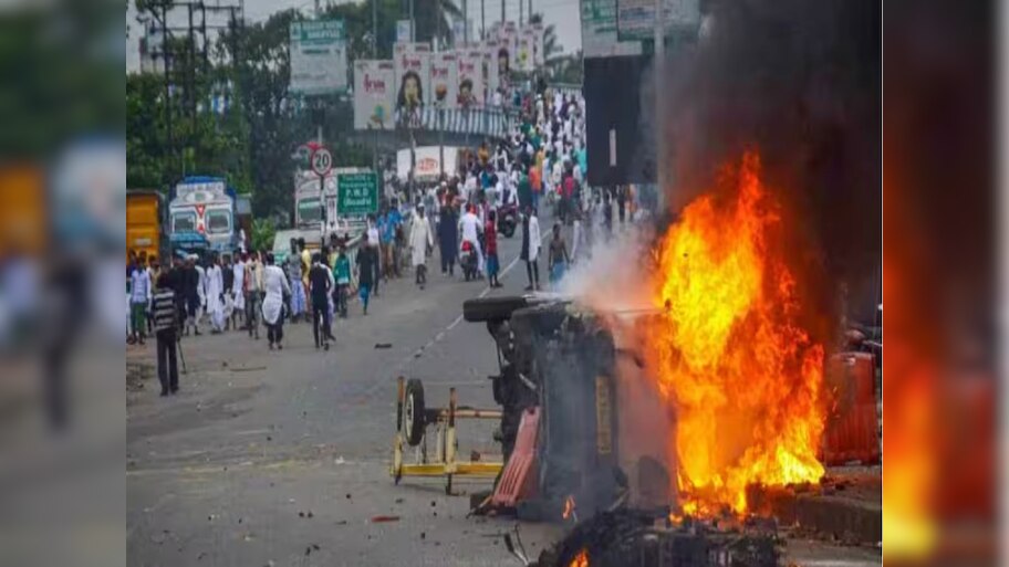 पश्चिम बंगाल में BJP जीत के बाद हिंसा का आरोप, मस्जिदों और मुस्लिम घरों को बनाया गया निशाना