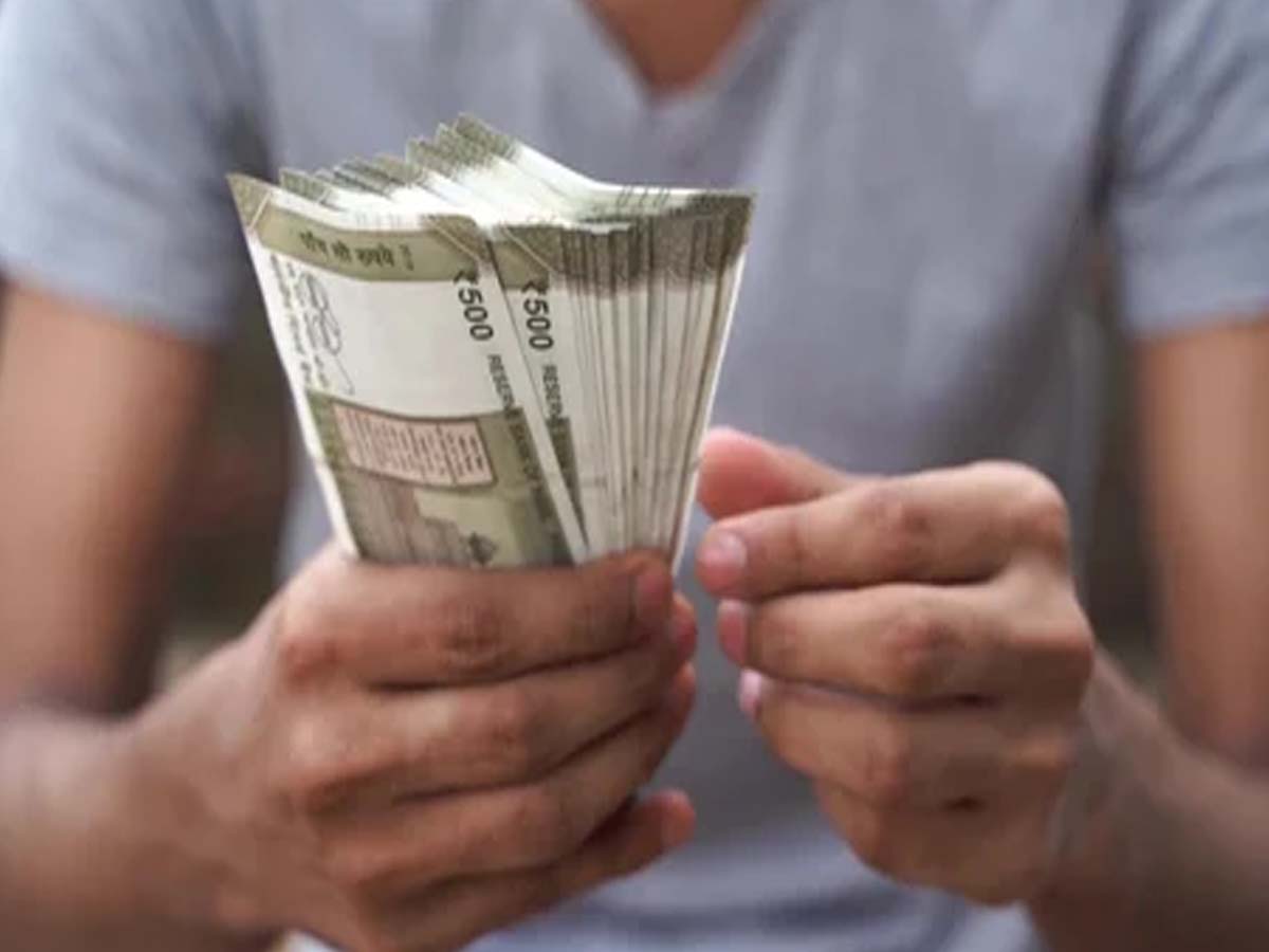 एक साल तक नहीं खरीदें गोल्ड तो कहां लगाएं पैसा, जिससे एक साल में डबल हो जाए रकम?