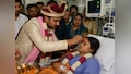 अस्पताल बना मंडप, ICU में दूल्हे ने भरी दुल्हन की मांग… प्रेम की ये कहानी कर देगी भावुक