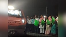 न्यू जलपाईगुड़ी से अमृतसर के लिए शुरू हुई ट्रेन, भाजपा सांसद ने दिखाई हरी झंडी