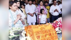 गंगा की लहरों में विलीन होंगी प्रतीक की अस्थियां: अर्पणा परिवार संग जाएंगी हरिद्वार