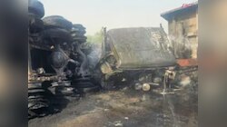 हिसार में दो ट्रकों की टक्कर, भड़की आग, केबिन में फंसा ड्राइवर जिंदा जला