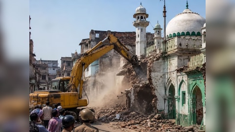 PWD plans demolish 226 year old Karimullah Beg and 5 other mosques in Varanasi Dalmandi by 31 May | दालमंडी में 6 मस्जिदों को हटाने की डेडलाइन तय; 226 साल पुरानी मस्जिद पर भी खतरा
