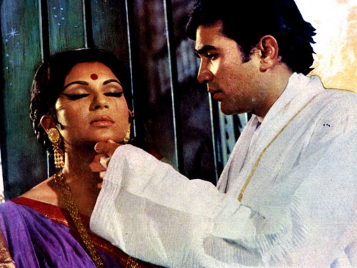 54 Rajesh 54 Year Old Most Romantic Rajesh Khanna And Sharmila Tagore Scene ...