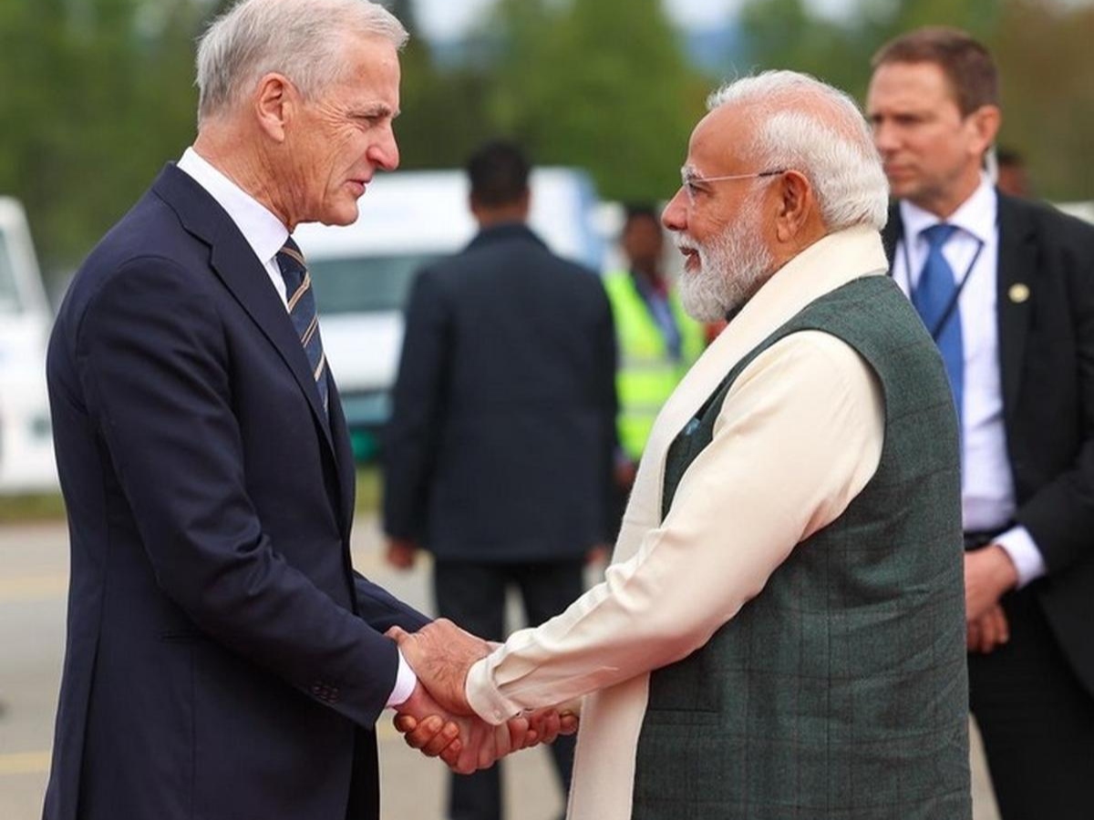 DNA: Western countries' 'racism' against India, 'DNA test of poisonous snake'
