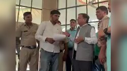 पुलिस के खिलाफ छात्रों का फूटा गुस्सा, दो छात्रों ने किया आत्मदाह का प्रयास