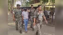 Hazaribagh News: बिजली कनेक्शन काटने के नाम पर मांगी घूस, लाइनमैन रंगे हाथ गिरफ्तार
