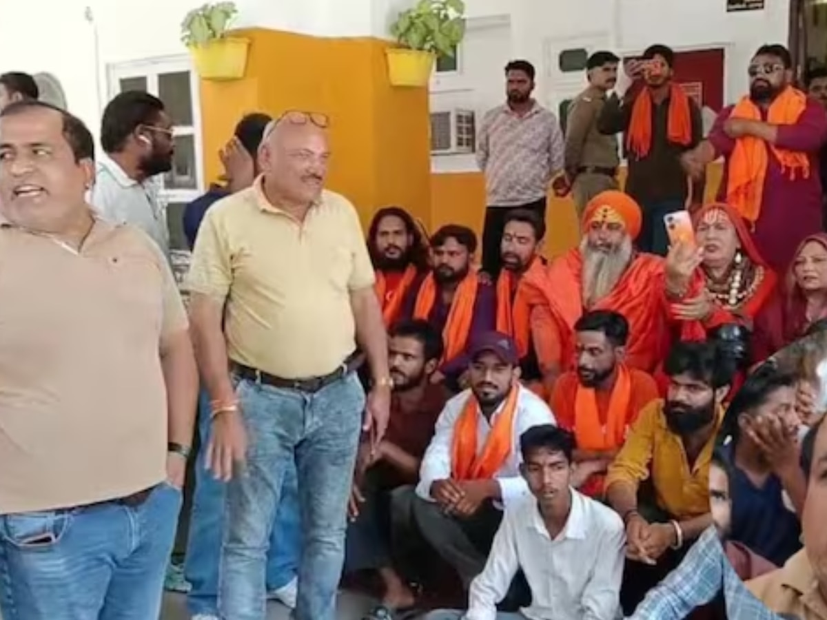 hindu raksha dal claims that shiv mandir under darul uloom deoband ...