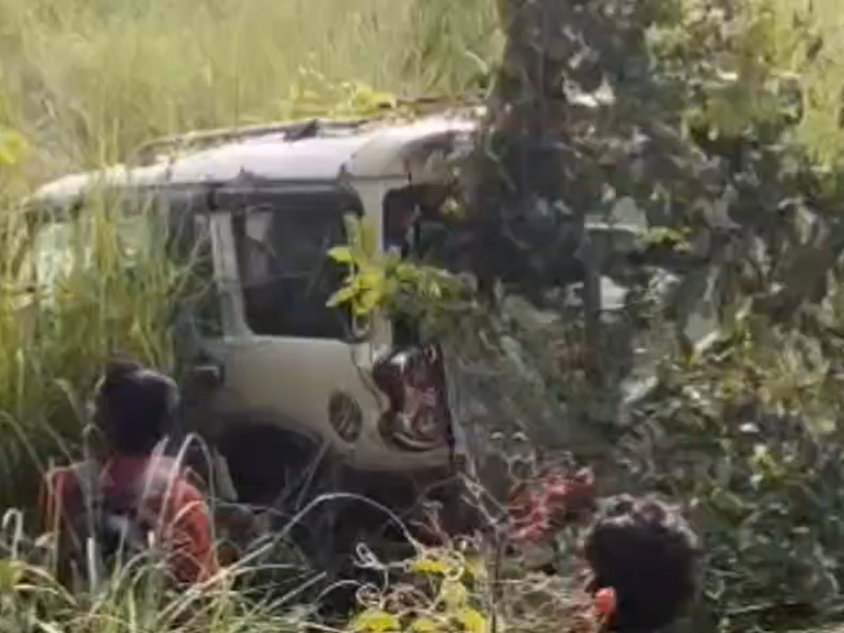 Massive Collision Between Scorpio and Bike in Siwan Three Youths ...