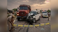 बेटे का एडमिशन कराकर लौट रहा था परिवार, एक्सीडेंट में माता-पिता और बेटे की गई जान