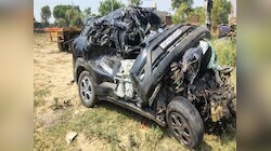 बुलंदशहर में तेज रफ्तार बनी काल, मथुरा जा रहे चार दोस्तों की कार पेड़ से टकराकर पलटी