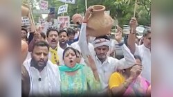पूर्वी दिल्ली में पानी संकट पर AAP का हल्ला बोल, जल बोर्ड ऑफिस पर मटका फोड़ प्रदर्शन
