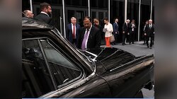 स्पेस सुपरहीरो की CAR देखने पहुंचे NSA डोभाल, पहले छुआ फिर बात की और यादों में खो गए