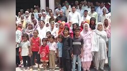 PWD ने दिया 120 परिवार के मकान पर नोटिस, ग्रामीणों ने कलेक्ट्रेट पर किया प्रदर्शन