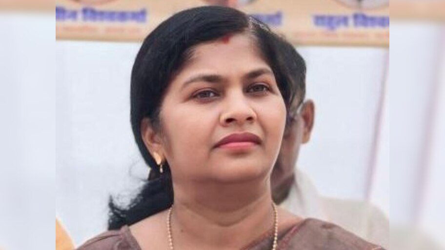 अखिलेश यादव पर बरसीं BJP सांसद, एक्सप्रेसवे विवाद पर सपा अध्यक्ष को दिया करारा जवाब
