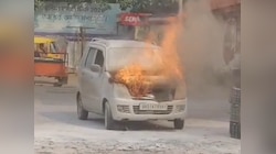 जहानाबाद में बड़ा हादसा टला: पेट्रोल पंप पर CNG भरवाते ही कार बनी आग का गोला